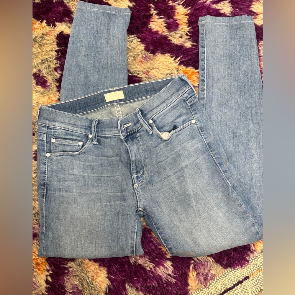 Great condition, skinny jeans a, mid blue wash